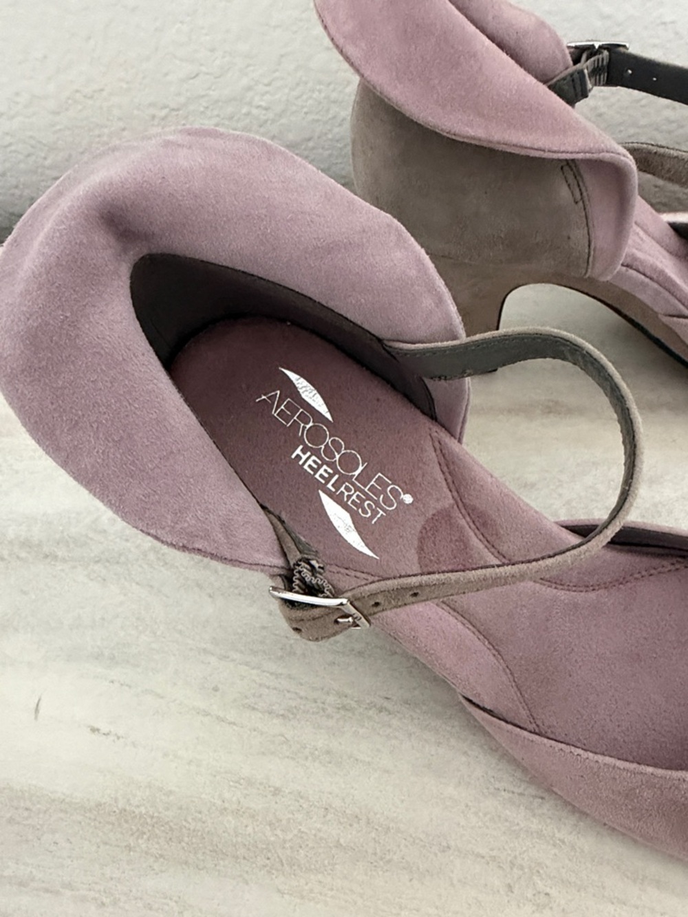 Aerosols Classic Mary Jane Suede Heels in Dusty Rose size 9 M - Picture 2 of 6